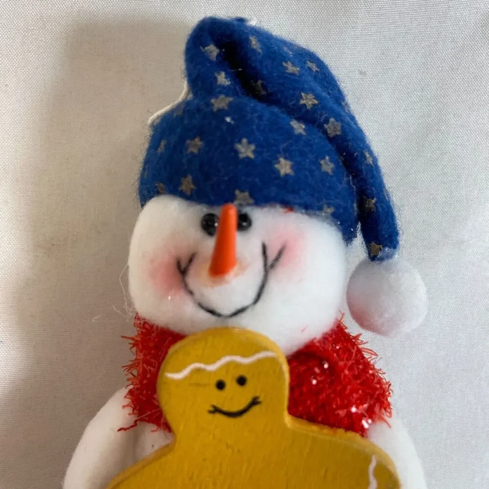 The Unbranded Brand snowman 2002
